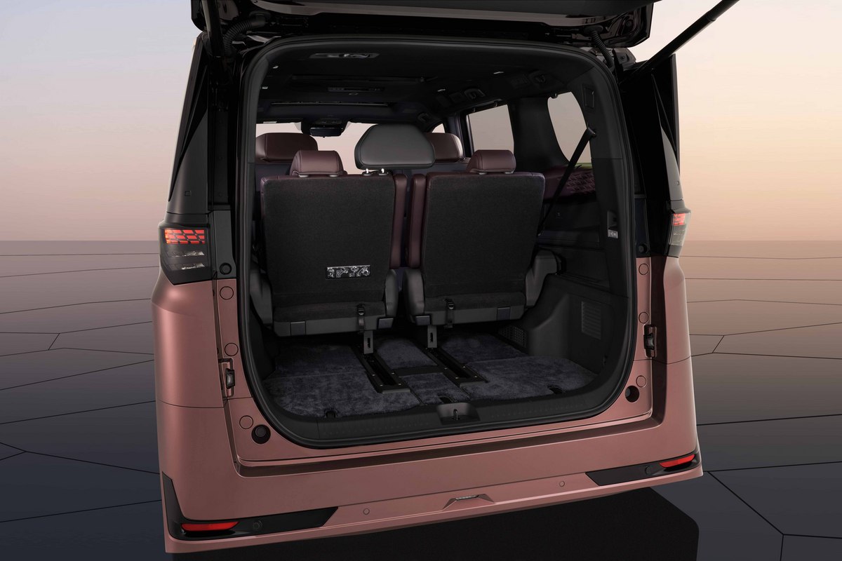 251029-01_Elgrand_25